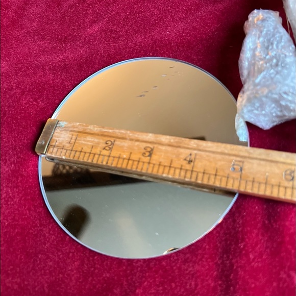 Small Glass Nativity Set. 7 piece set. Mirror counts as one piece. - Picture 5 of 7